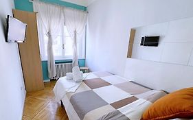Apartamentos Econostay Plaza De Espana